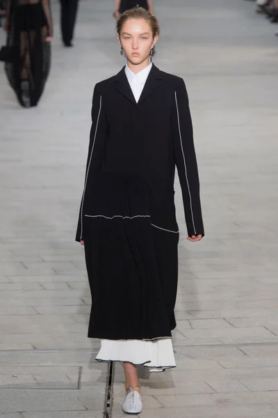 Look 22